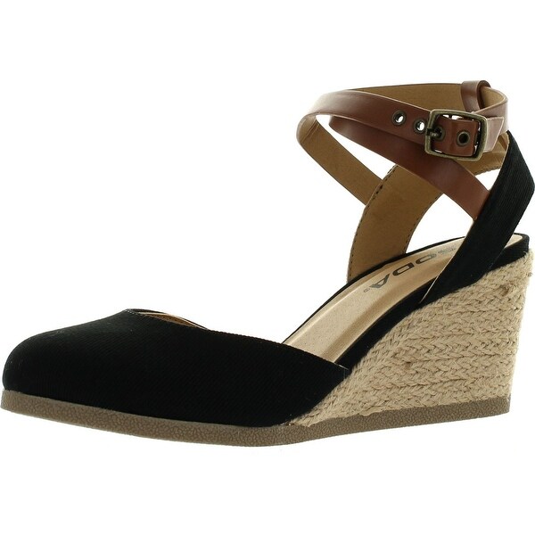 black wedge closed toe shoes