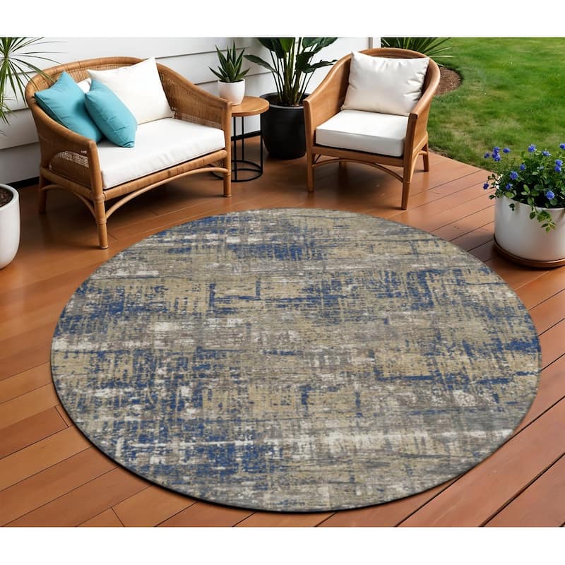 HomeRoots Geometric Transitional Rectangle Outdoor Rug - 8' Round