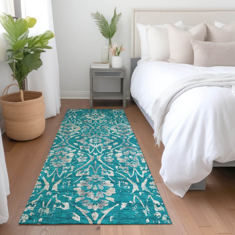 Machine Washable Indoor/ Outdoor Chantille Traditional Distressed Rug