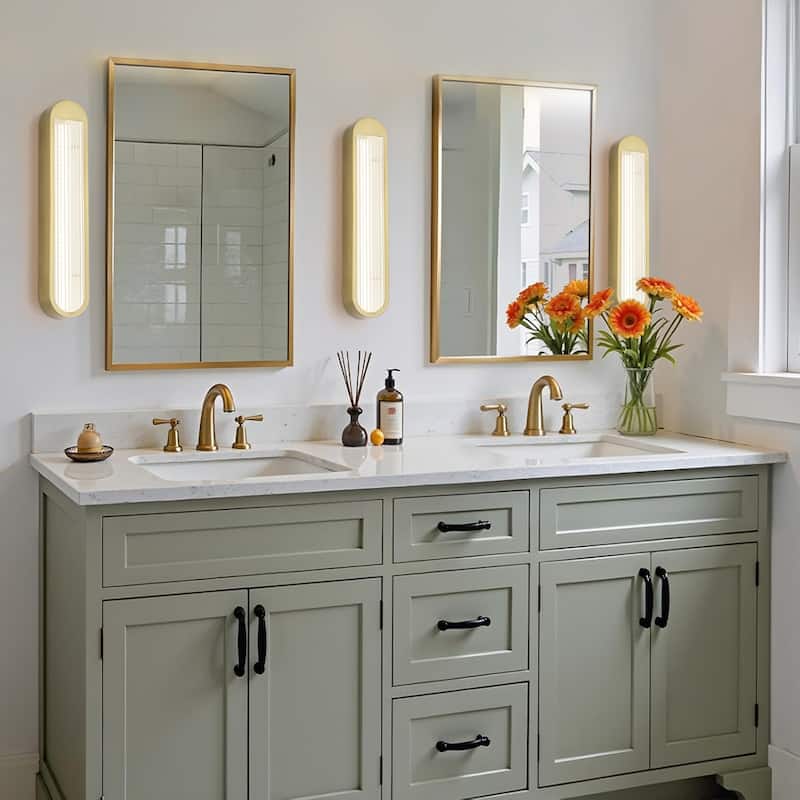 Rennnsan 25.6" 1-Light Modern Brass/Black Linear Bathroom Vanity Light with Ribbed Glass Shade