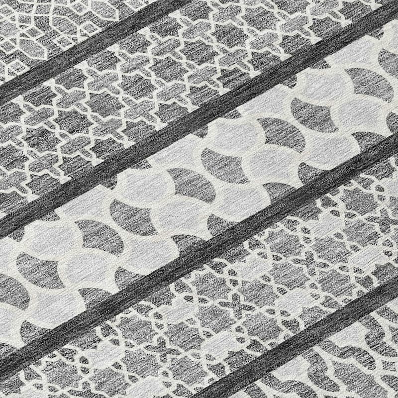 HomeRoots Quatrefoil Transitional Rectangle Outdoor Rug