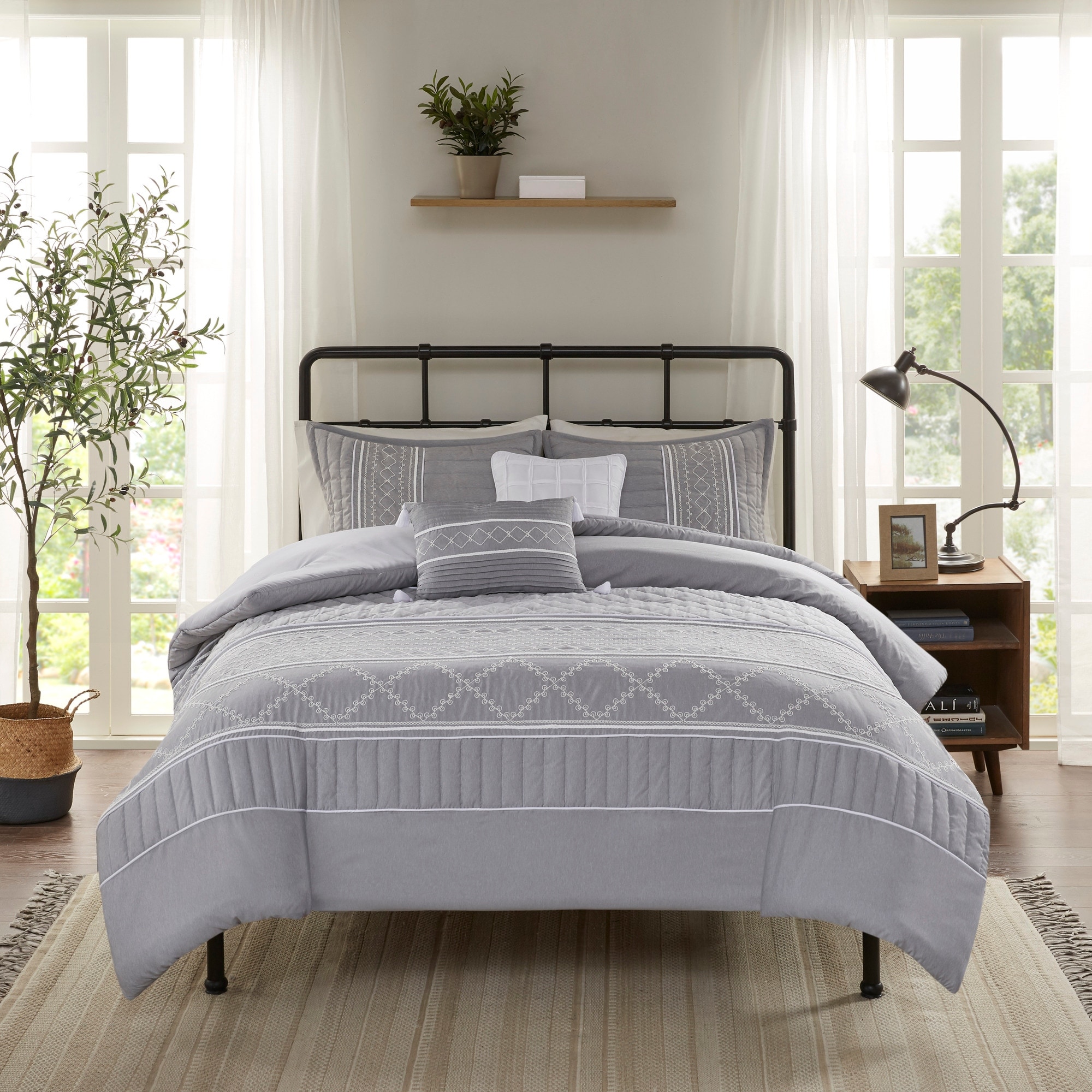Shop Madison Park Amari Grey 5 Piece Comforter Set On Sale Overstock 31255627