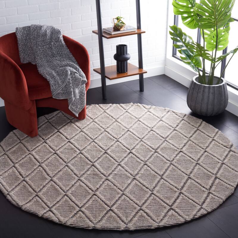 SAFAVIEH Handmade Marbella Gotelinde Wool Rug - 6' Round - Silver/Black