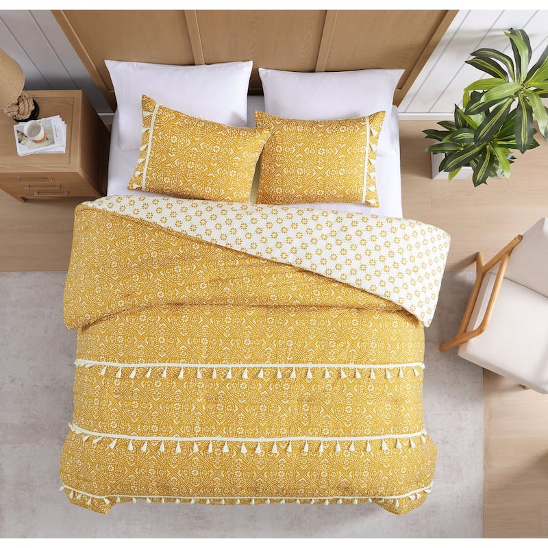 DESIGN STUDIO Pasadena Medallion Yellow Soft Microfiber Comforter with Tassels