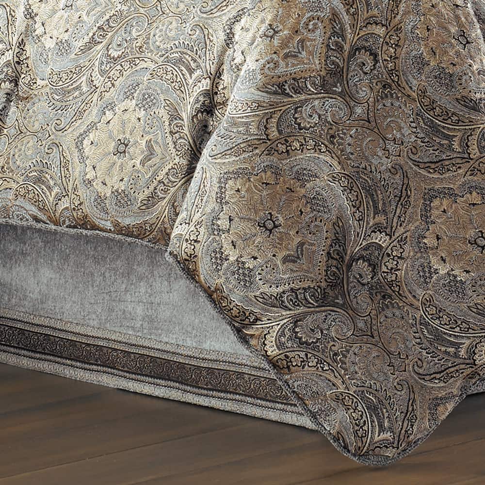 J. Queen New York Provence Comforter Set
