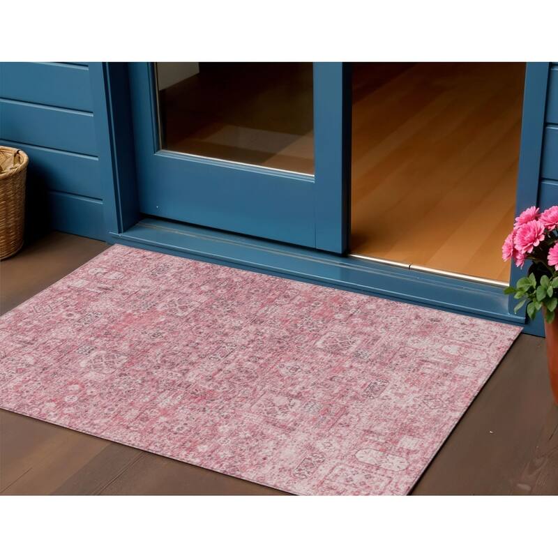 HomeRoots Floral Transitional Rectangle Outdoor Rug - 3' x 5'