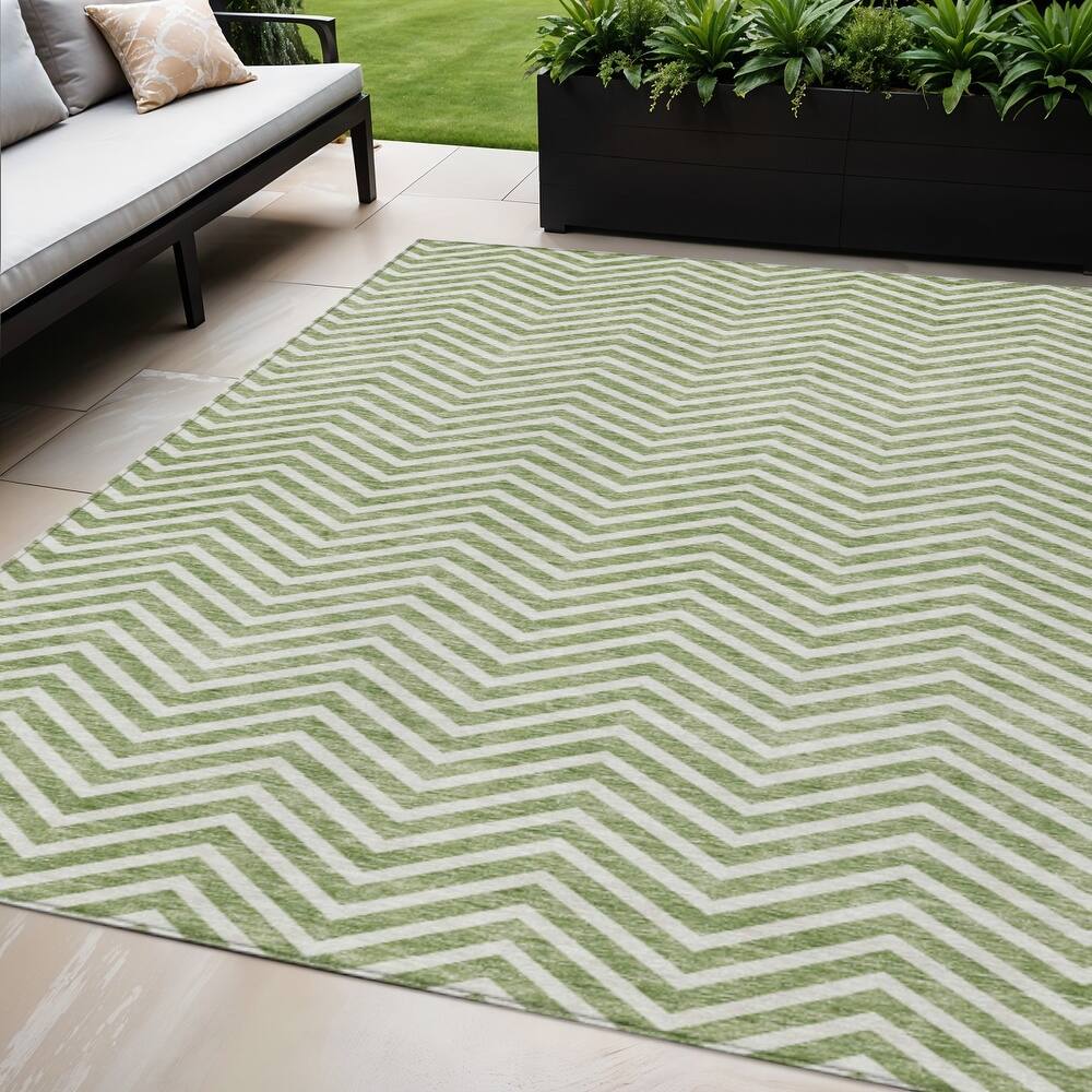 HomeRoots Chevron Transitional Rectangle Outdoor Rug