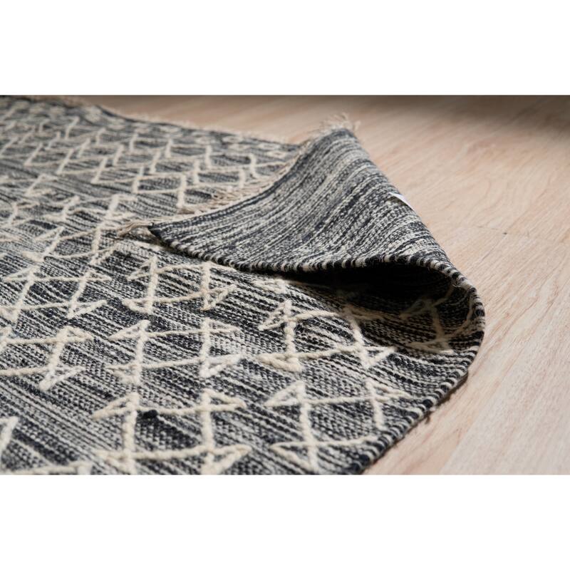 Black Contemporary Geometric Punja Kilim Area Rug - Elegant and Timeless Design