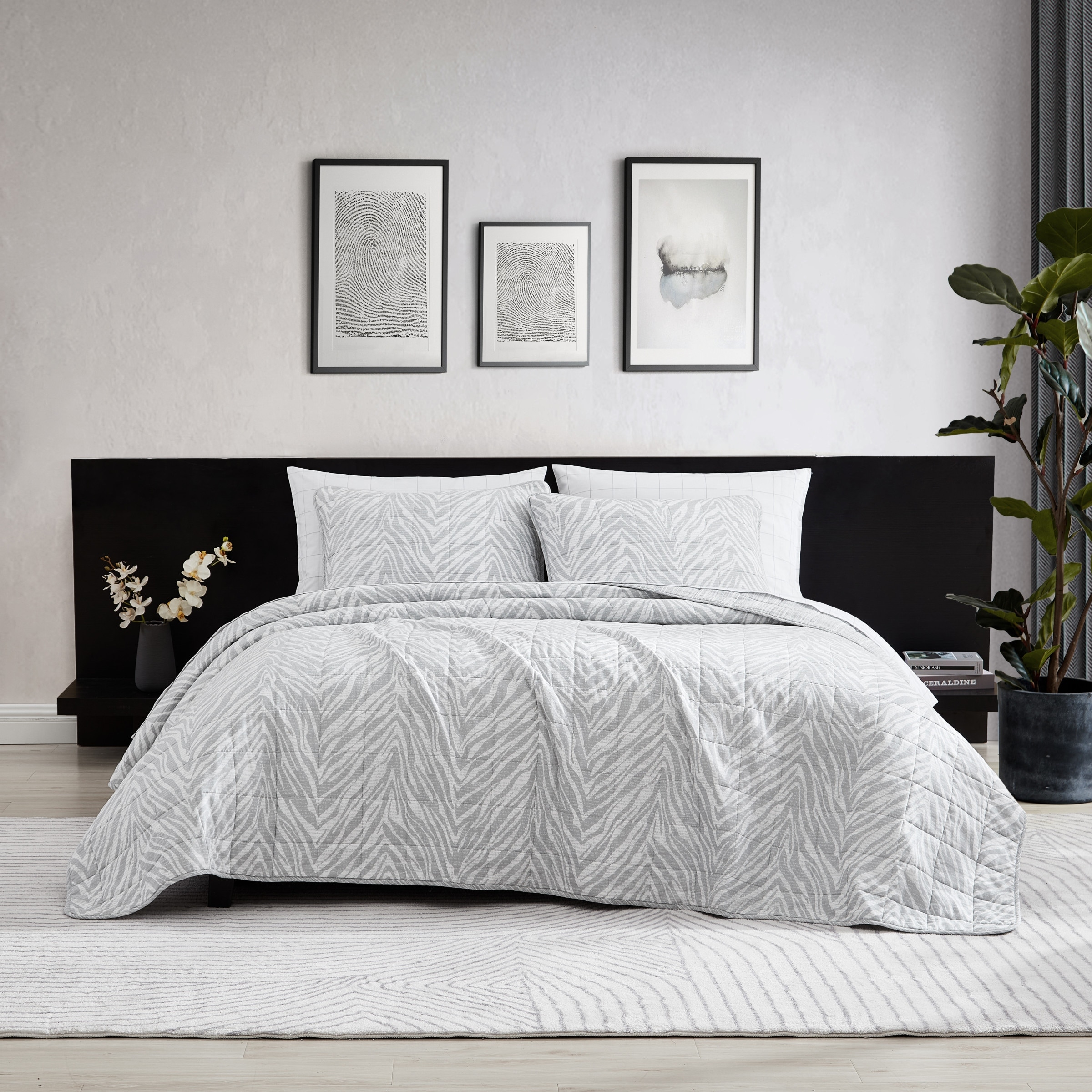 Tahari Home - Queen Coverlet, Reversible Cotton Rich Bedding, Lightweight  Comfort for All Seasons (Wren Grey/White, Queen) : : Home