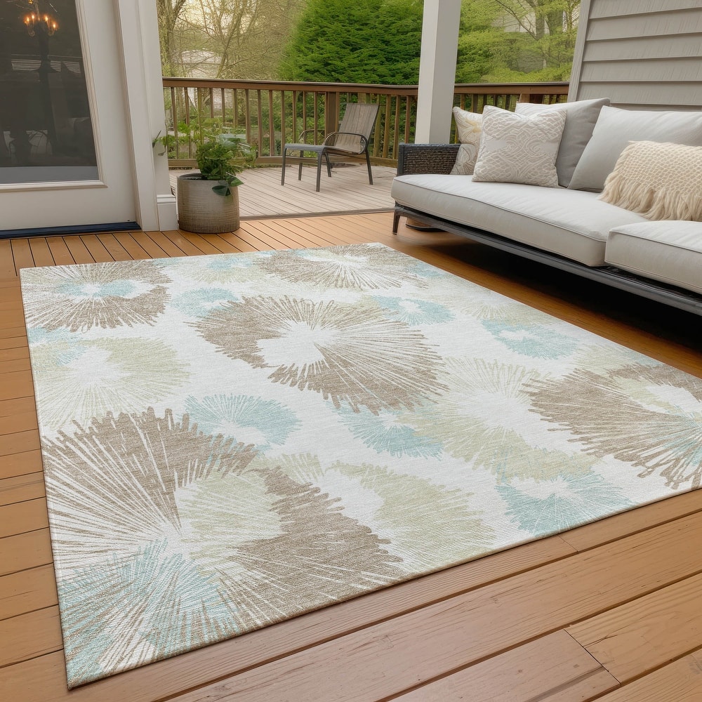 Machine Washable Indoor/Outdoor Modern Floral Chantille Rug