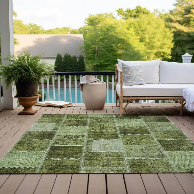 Machine Washable Indoor/ Outdoor Chantille Traditional Patchwork Rug