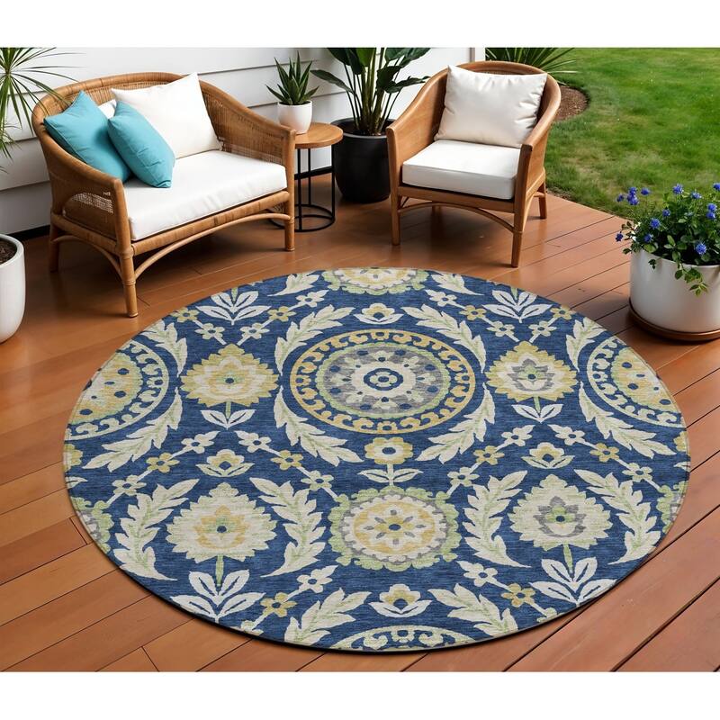 HomeRoots Floral Transitional Rectangle Outdoor Rug - 8' Round
