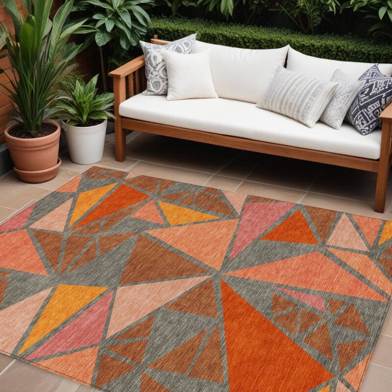 HomeRoots Geometric Transitional Rectangle Outdoor Rug - 10' X 14'