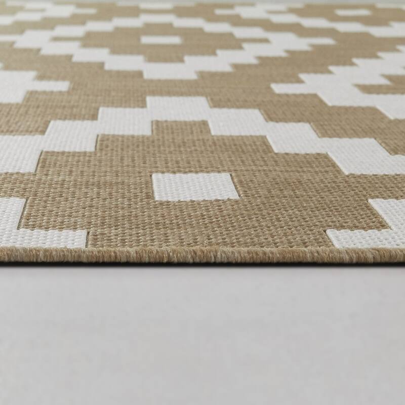 Elio Diamond Trellis Indoor/Outdoor Area Rug