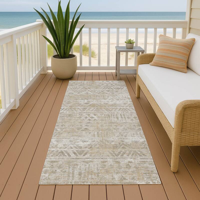 Machine Washable Indoor/ Outdoor Global Jara Chantille Rug - Ivory - 2'3" x 7'6"