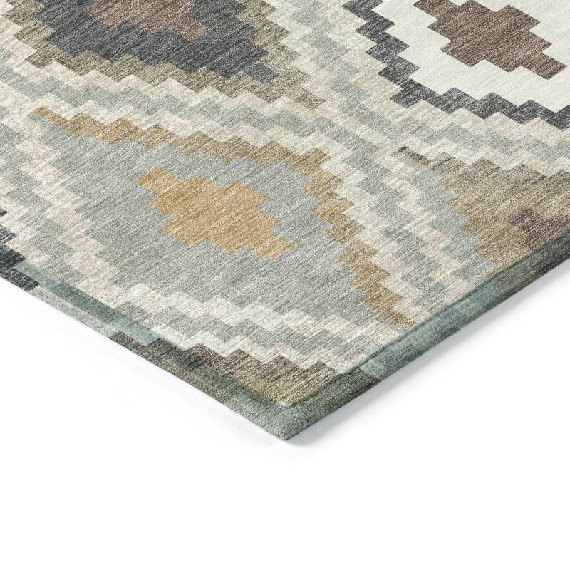 Machine Washable Indoor/ Outdoor Global Geo Chantille Rug
