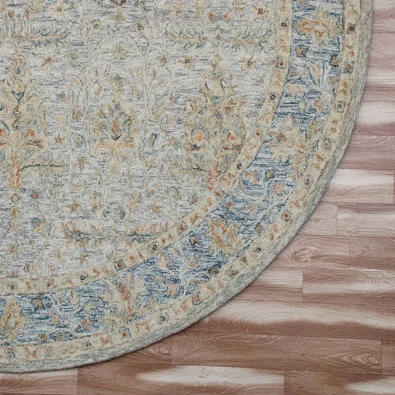 Liam Floral Hand-Tufted Wool Traditional Indoor Area Rug by Sevita