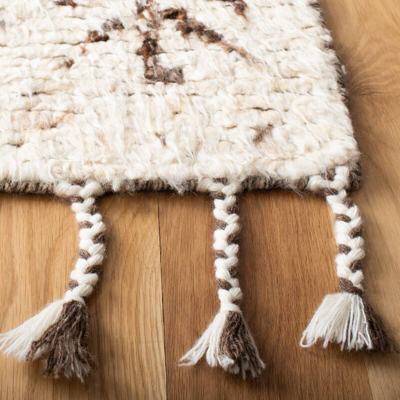 SAFAVIEH Hand-Knotted Kenya Noemi Moroccan Wool Tassel Rug