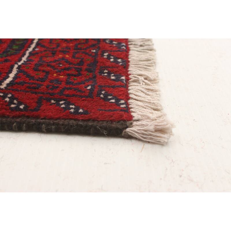 Hand-knotted Rizbaft Red Wool Rug - 3'0" x 5'10"/3'0 x 5'10