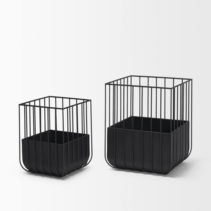 Verna Matte Black Wire Cage Metal Planters (Set of 2) - 15.8L x 15.8W x 19.9H