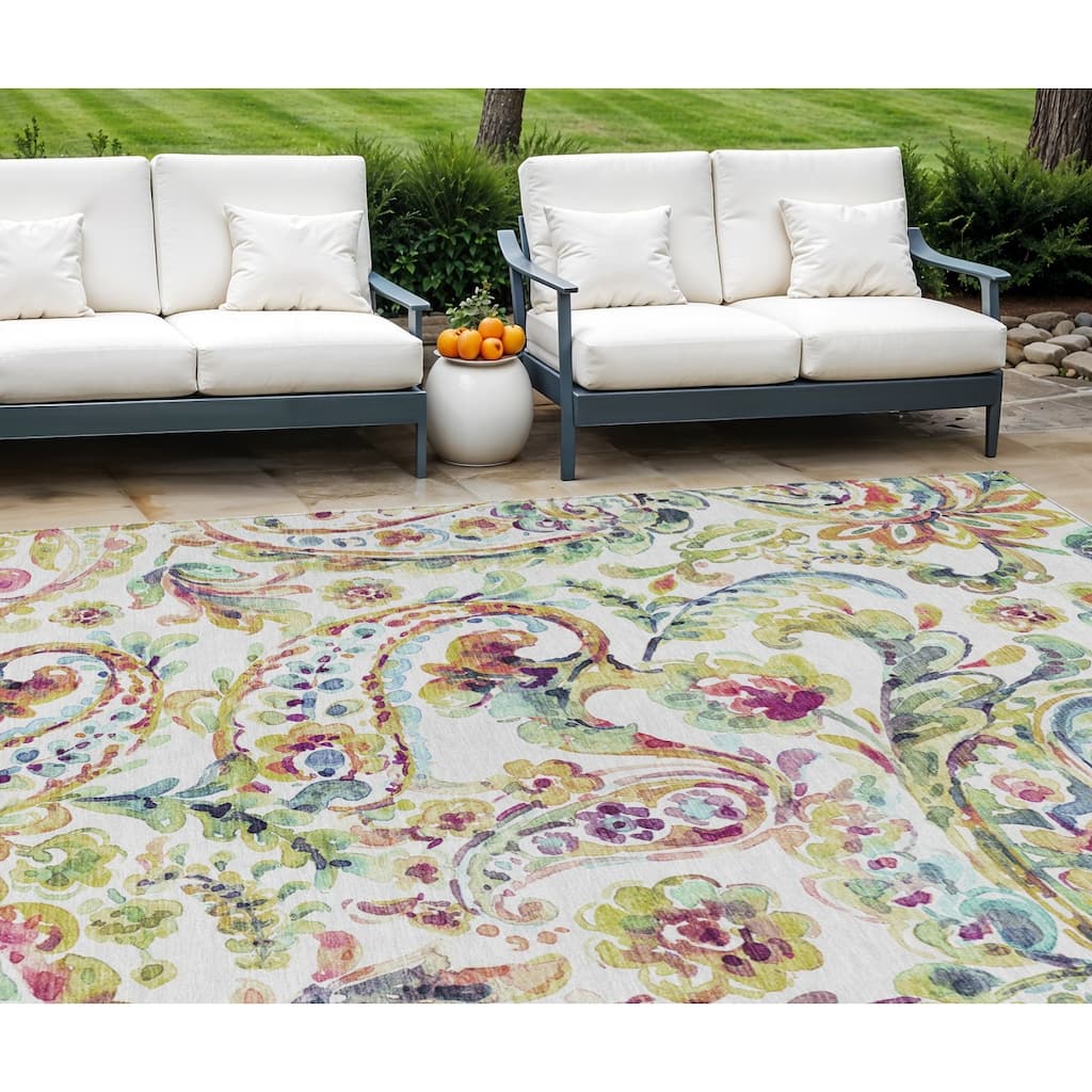 HomeRoots Paisley Transitional Rectangle Outdoor Rug