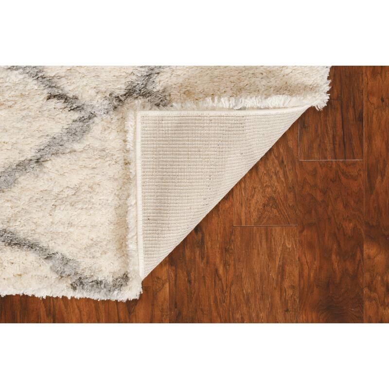 The Curated Nomad Coleridge Ivory/ Grey Trellis Shag Rug