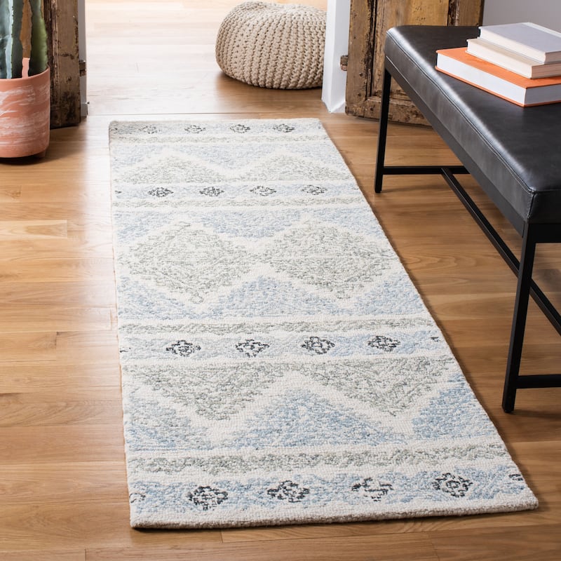 SAFAVIEH Handmade Micro-Loop Lizzi Moroccan Wool Rug - 2'3" x 7' Runner - Ivory/Grey