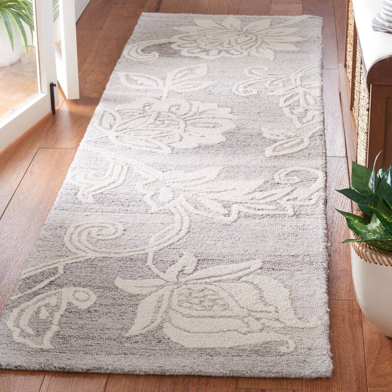SAFAVIEH Handmade Jardin Jauhen Floral Wool Rug - 2'3" x 8' Runner - Grey/Ivory