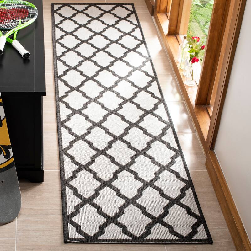 SAFAVIEH Linden Shirleyann Trellis Indoor/ Outdoor Patio Backyard Rug - 2'2" x 8' Runner - Light Grey/Charcoal