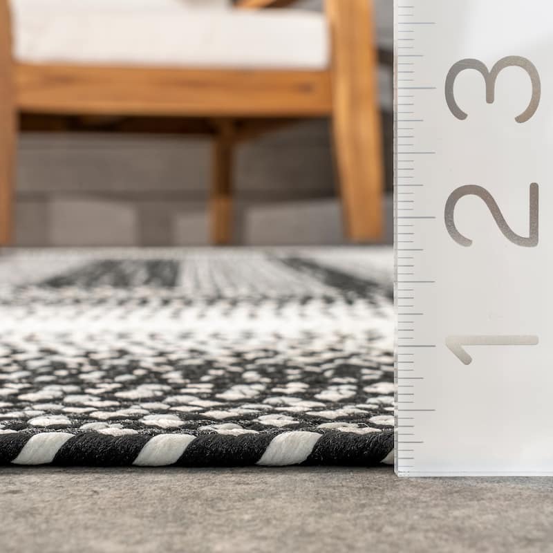 Nuloom Kaila Ombre Bordered Indoor/Outdoor Area Rug