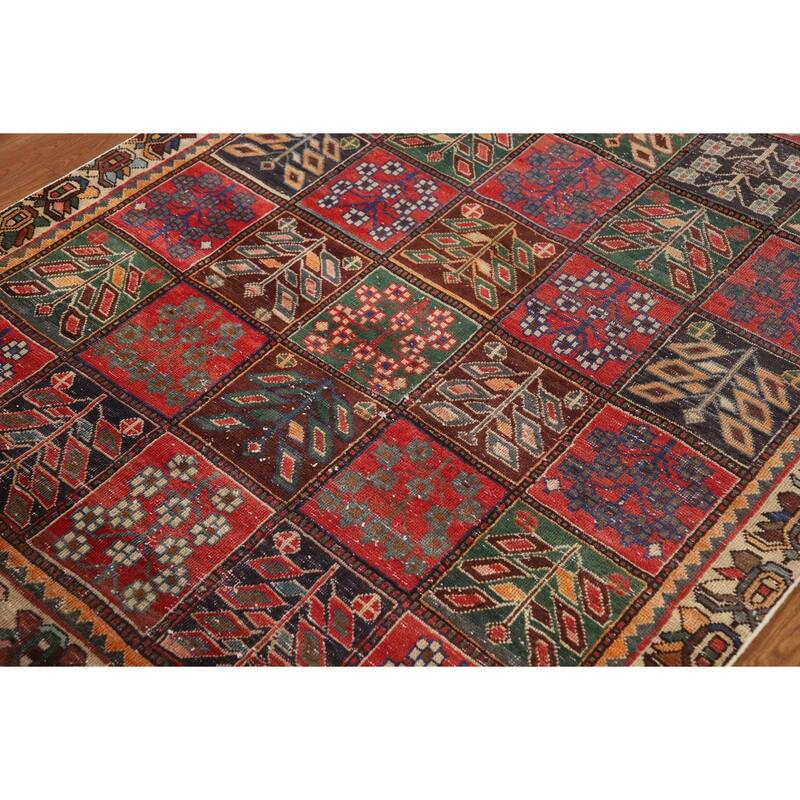 Traditional Bakhtiari Persian Vintage Rug Hand-Knotted Wool Carpet - 4'6"x 8'10"