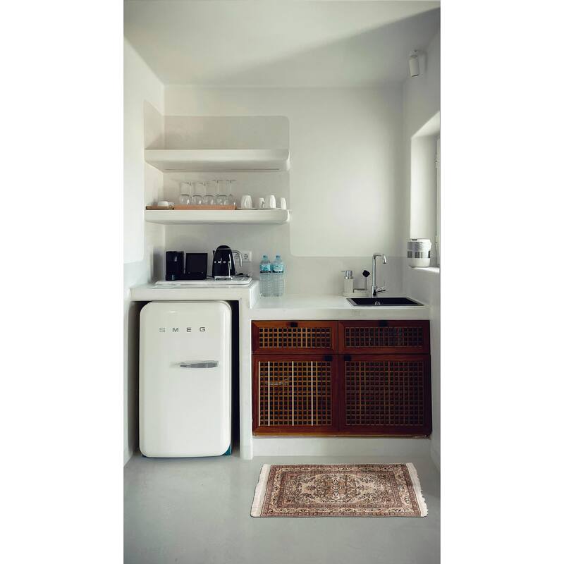 ECARPETGALLERY Hand-knotted Hereke Beige Silk Rug - 1'5 x 1'10