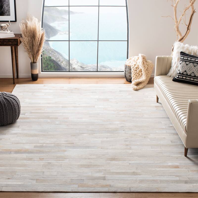 SAFAVIEH Handmade Studio Leather Daniele Natural Hide Leather Rug - 8' x 10' - Ivory/Light Grey