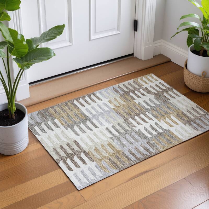 Machine Washable Indoor/ Outdoor Modern Stacks Chantille Rug