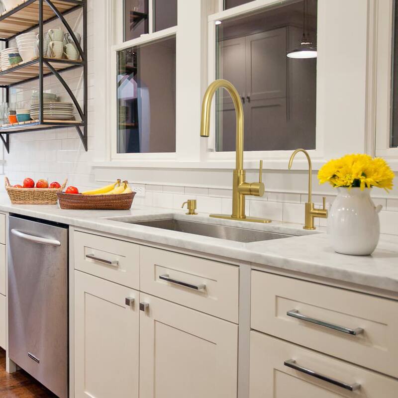One-Handle Pull-Down Kitchen Faucet with Deck Plate
