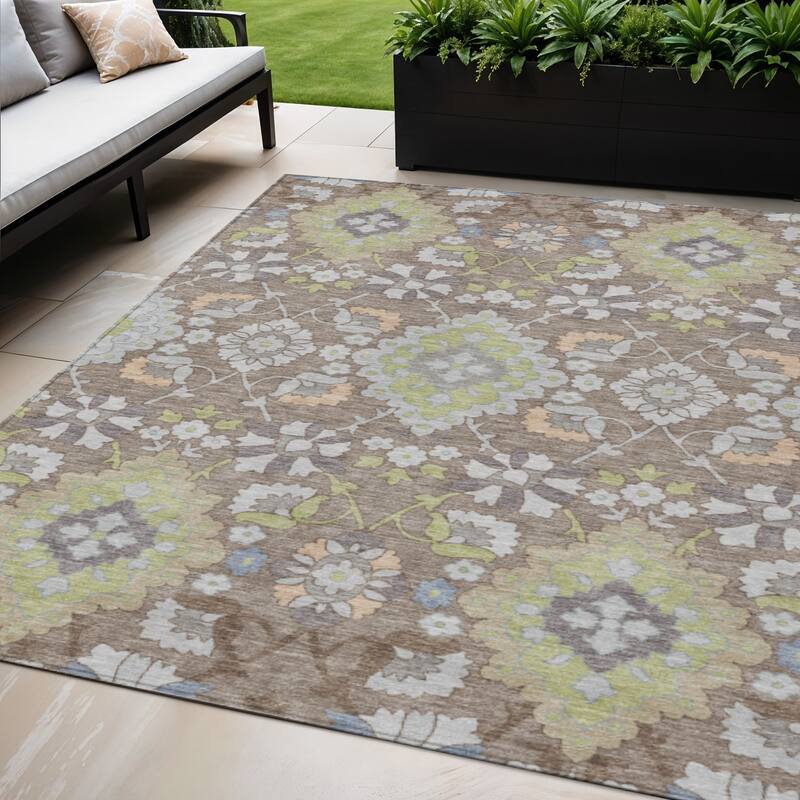HomeRoots Oriental Traditional Rectangle Outdoor Rug - 5' X 8'