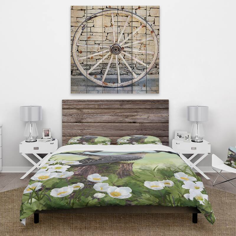 Designart 'Cuckoo Bird On An Old Stump' Traditional Duvet Cover