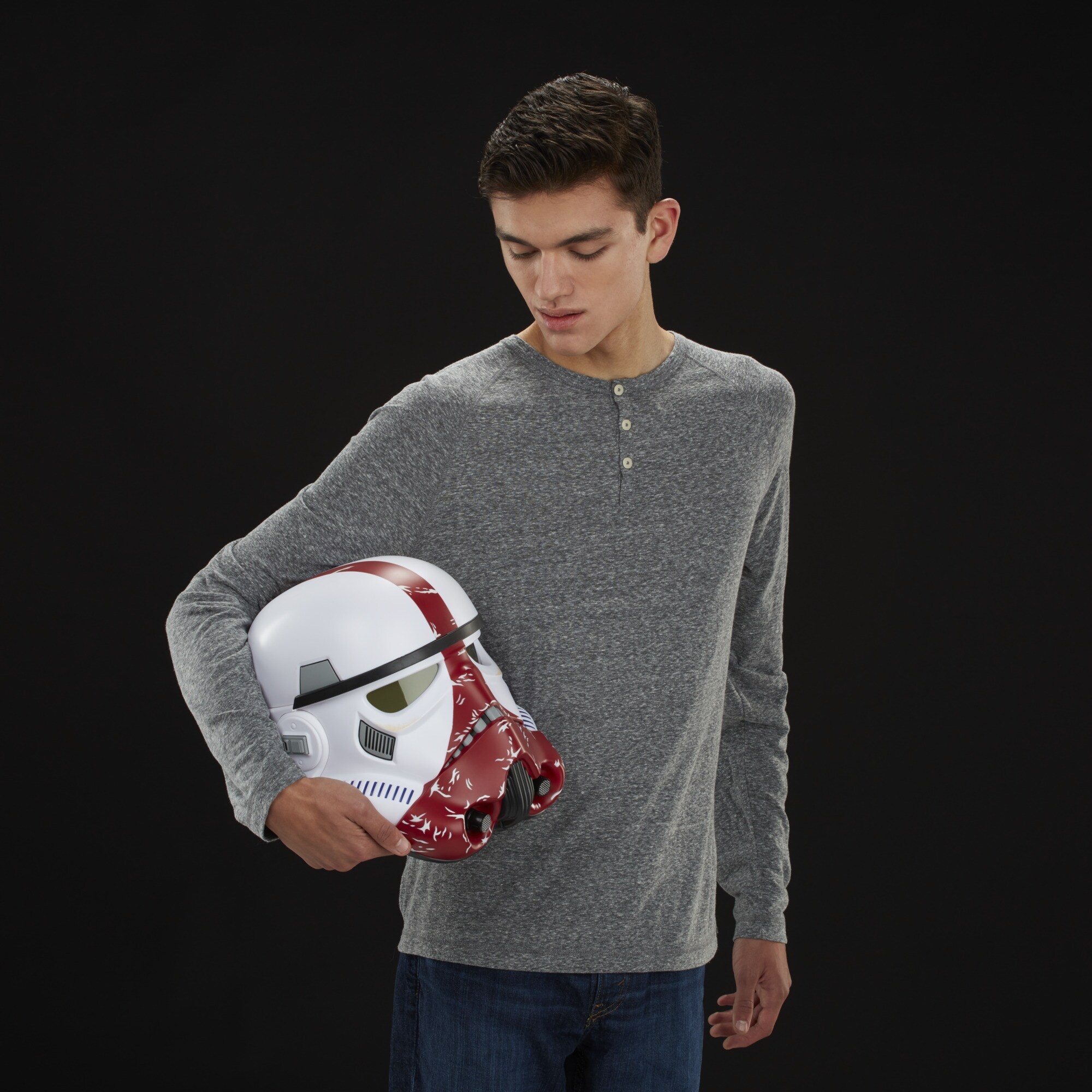 Shop Star Wars The Black Series The Mandalorian Incinerator Stormtrooper Premium Electronic Roleplay Helmet Overstock 31668979