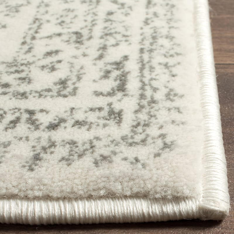 SAFAVIEH Carnegie Allean Modern Oprisa Oriental Rug