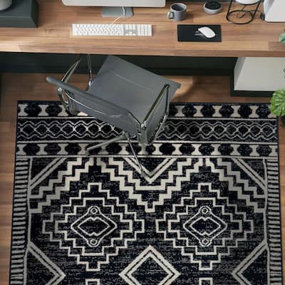Contemporary Distressed Geometric Area Rug