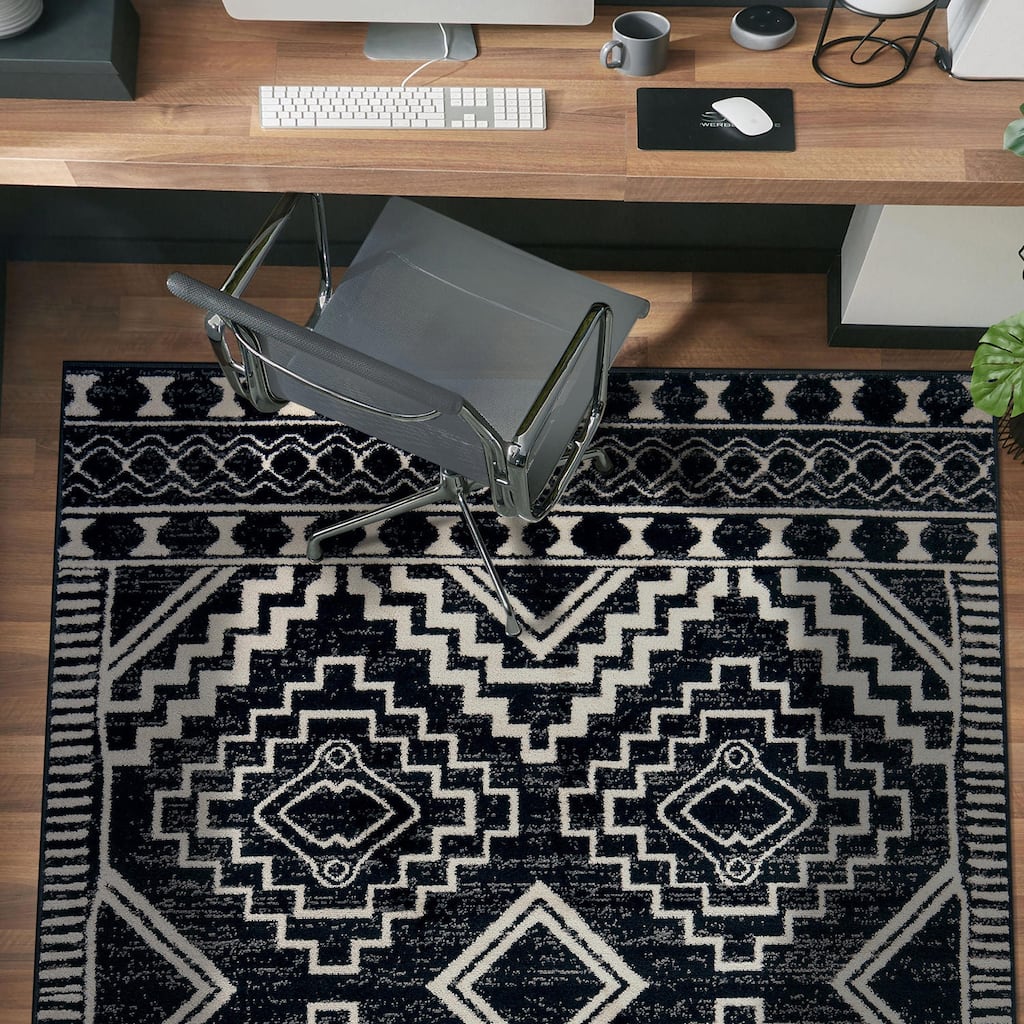 Transitional Bohemian Area Rug, Pet Friendly for Bedroom & Living Room