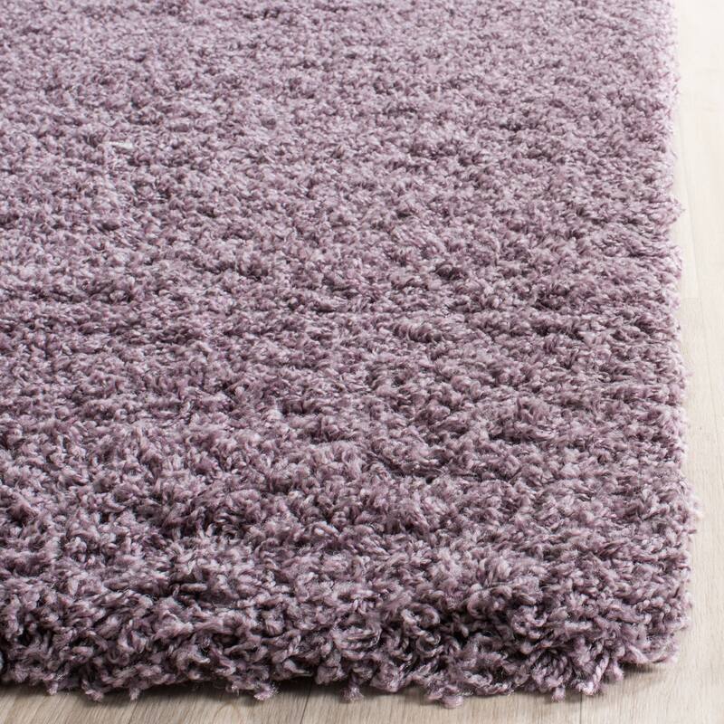 SAFAVIEH Laguna Shag Verdiana Solid Color 2-inch Thick Rug.
