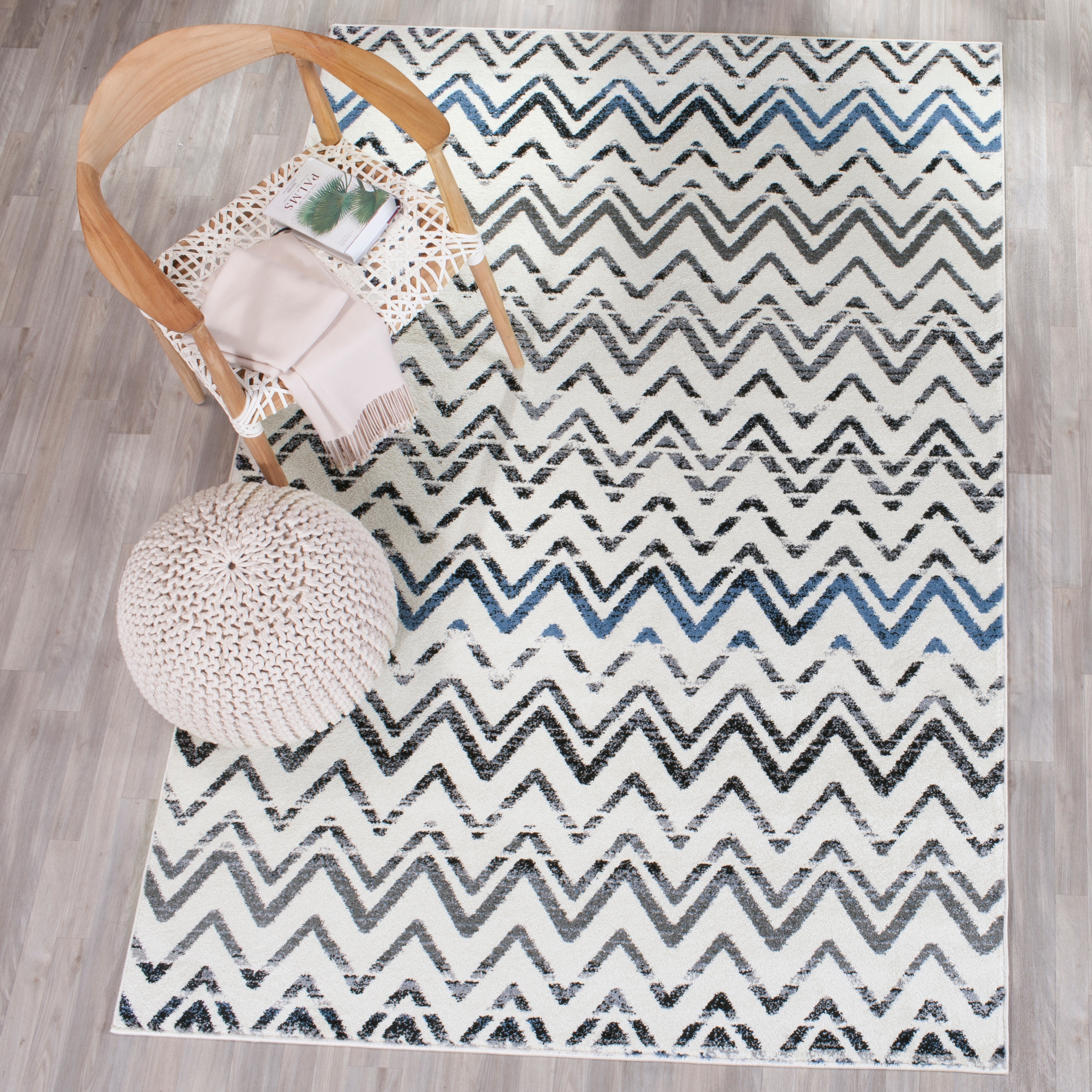 SAFAVIEH Evoke Liuba Distressed Vintage Boho Rug