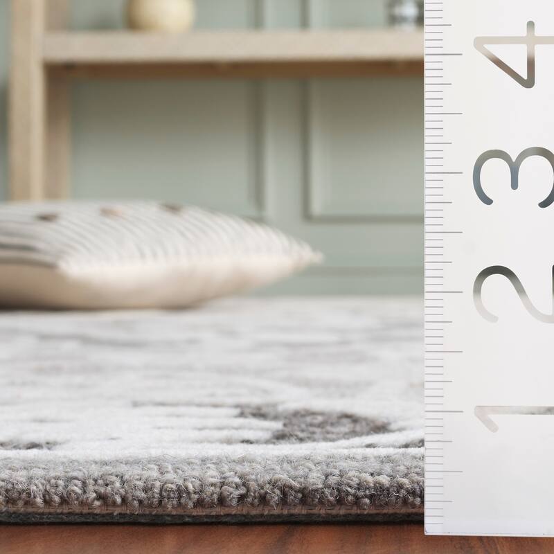 SAFAVIEH Handmade Metro Ivancea Wool Rug