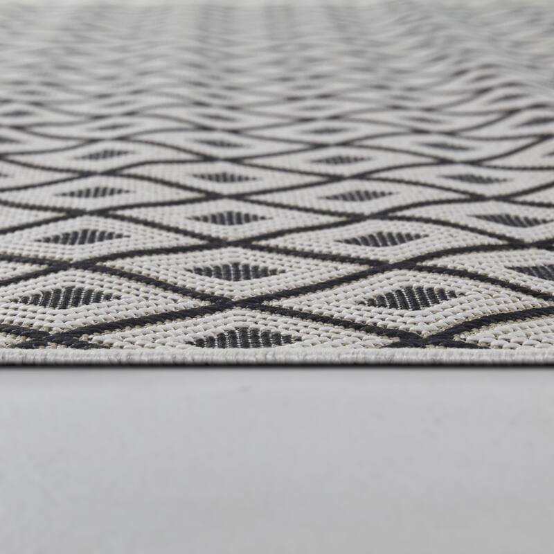 Abeyta Trellis Patio Indoor/Outdoor Area Rug