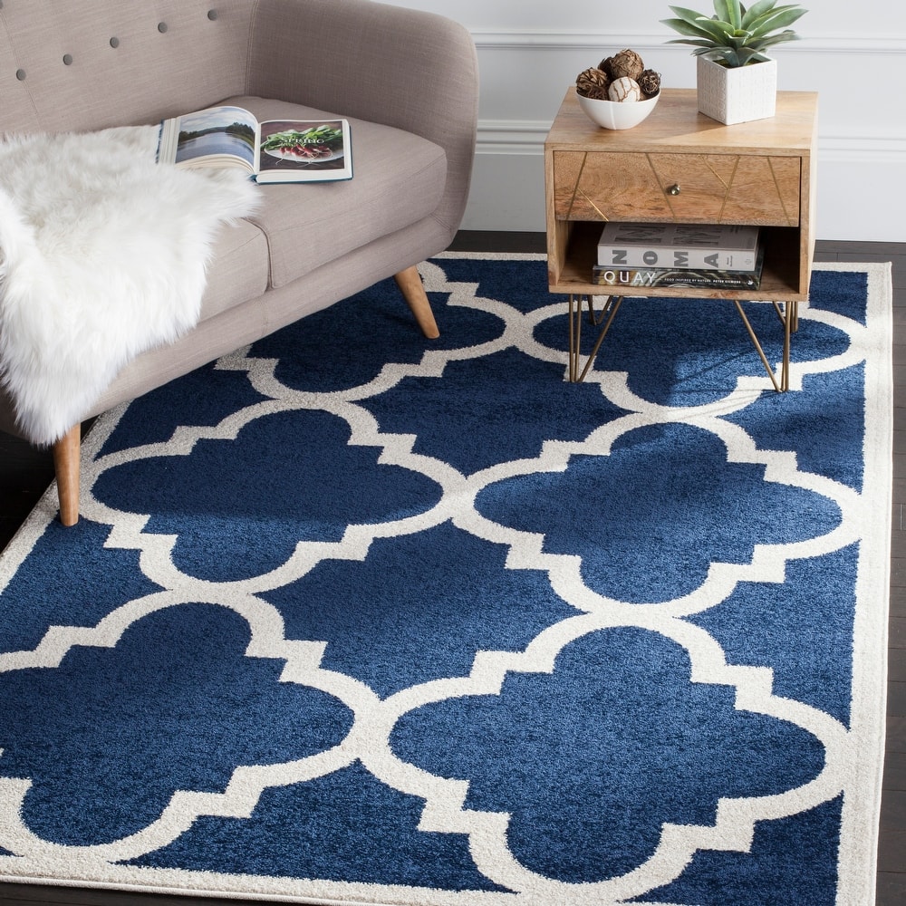 SAFAVIEH Amherst Elvana Modern Rug