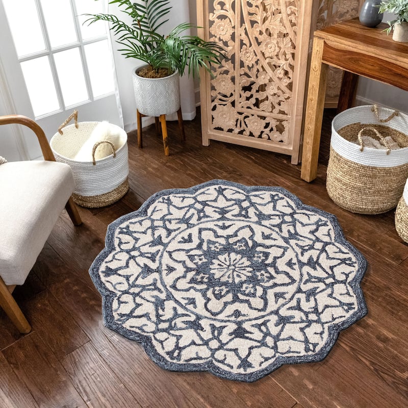 Lilly Medallion Floral Blue/Ivory Handmade Indoor Area Rug by Sevita