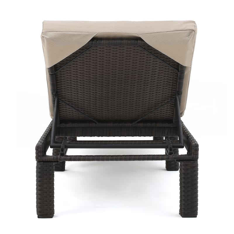 Premium Outdoor Wicker Lounger