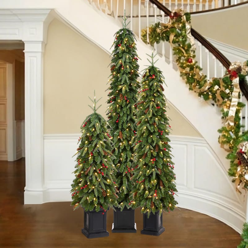 Glitzhome 4ft/6ft/7ft Pre-lit Green Artificial Christmas Porch Tree with Red Berries,Pinecones and 100 Warm White Lights