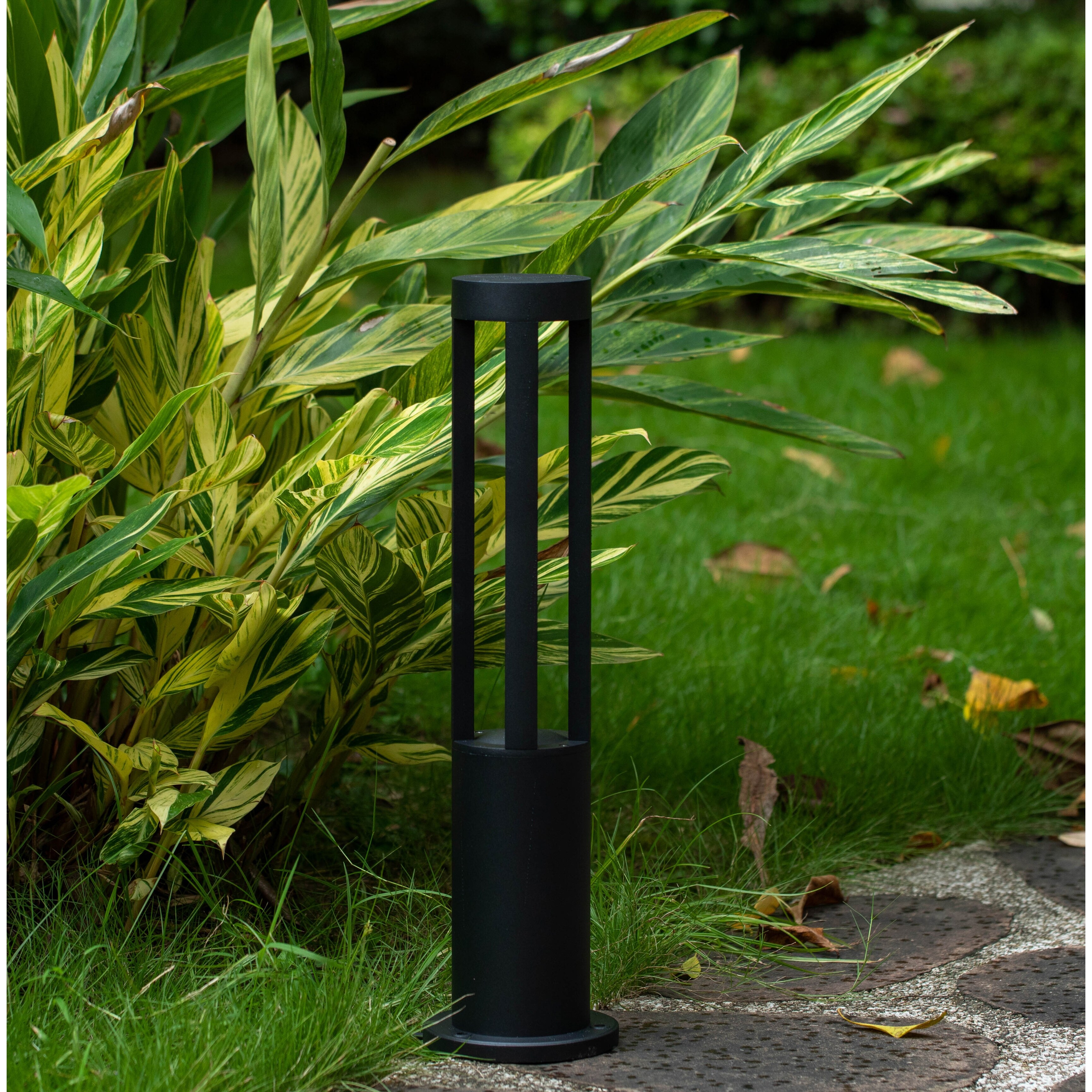 Round Black LED Garden Aluminum Light, Decorative Outdoor Bollard